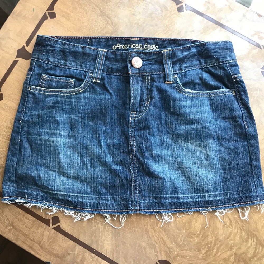 NFS - American Eagle Denim Mini Skirt 💙 Size 2